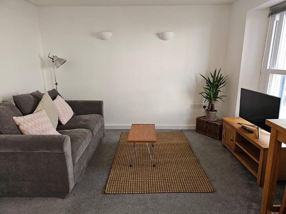 Beautiful And Bright !! Town/Harbour Apartment #1 Penzance Buitenkant foto