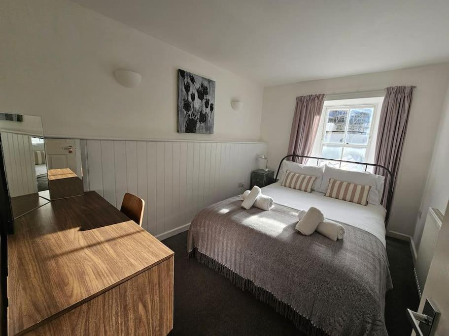 Beautiful And Bright !! Town/Harbour Apartment #1 Penzance Buitenkant foto