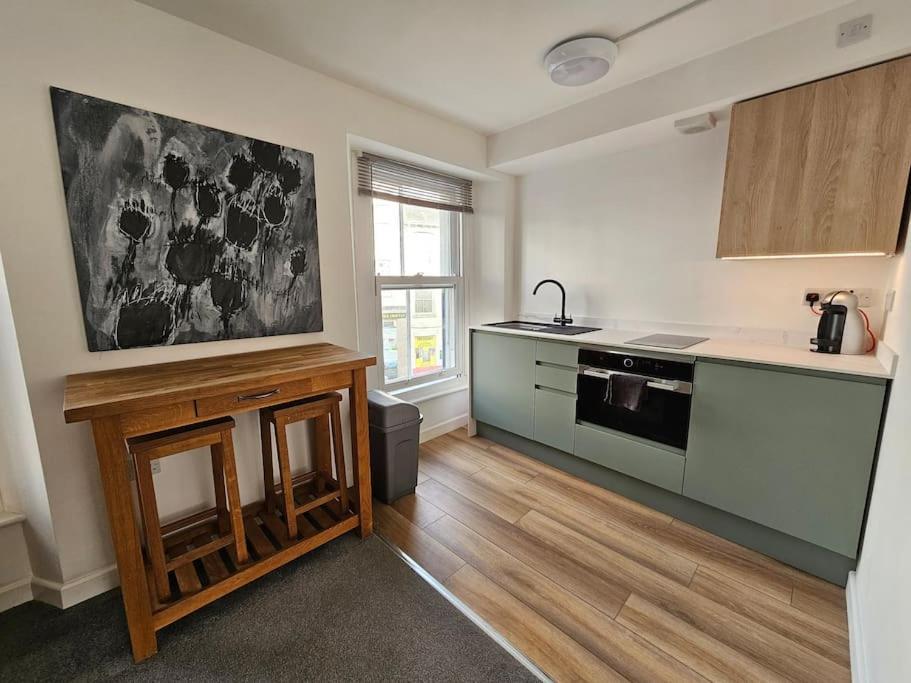 Beautiful And Bright !! Town/Harbour Apartment #1 Penzance Buitenkant foto